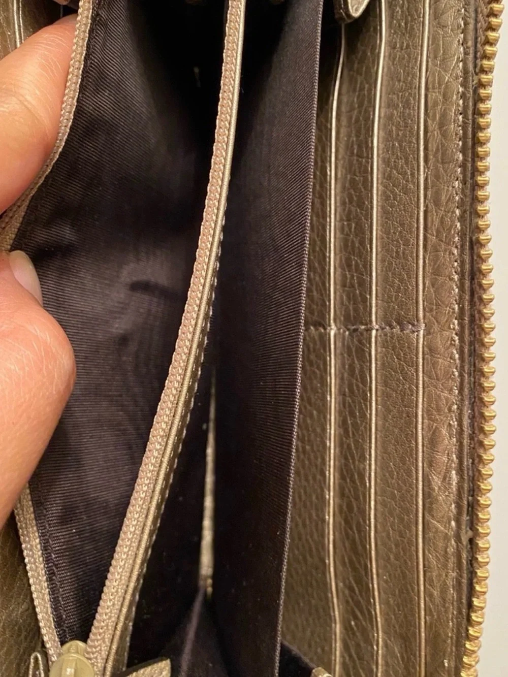 Gucci Metallic Pebbled Leather Wallet in Bronze